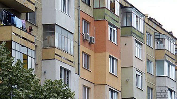 Имотна мафия остави сираче без апартамент 