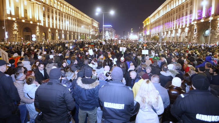 Младите протестиращи: Хора от целия свят коментират – вижте българите, искаме да сме като тях