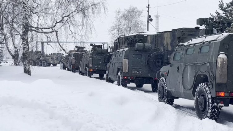 Русия и миротворците се изтеглят от Казахстан