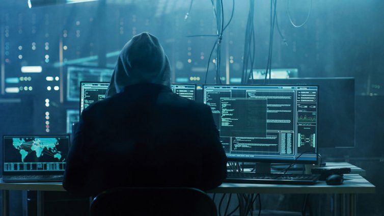 Бандити измамиха жената на програмист в интернет