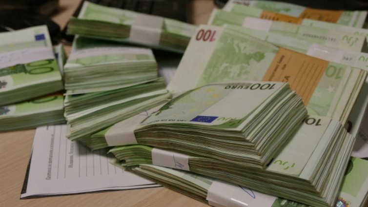 Претърсвания и арести във Варна покрай схема за пране на близо 2 млн.лв.