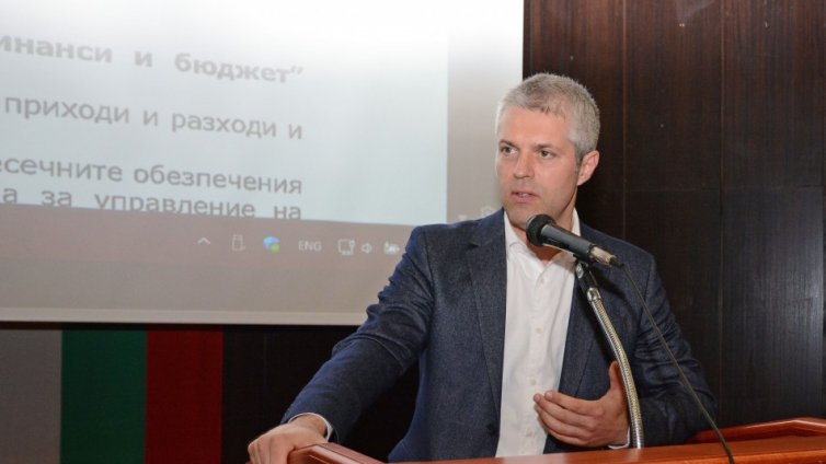 Биляна Раева: Коцев лъже за Коледната украса във Варна