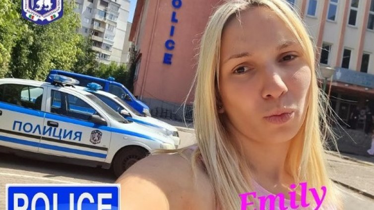 Щрак, Емили на портрет! Тротинеткаджийката се прави на полицайка