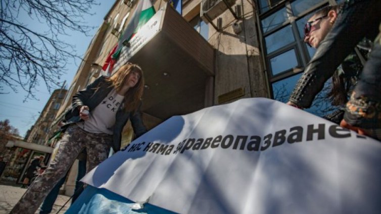 Протестите на сестрите няма да решат проблемите им, смятат Антония Първанова и Стойчо Кацаров