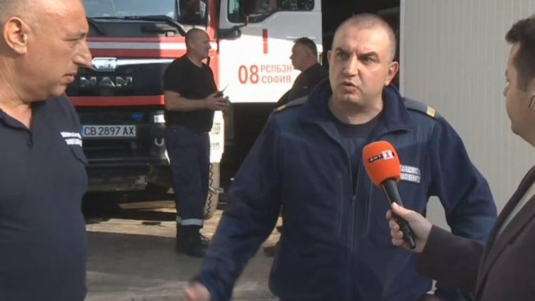 Пожарникарите-герои с разтърсващ разказ за първите минути след катастрофата на &bdquo;Челопешко шосе&ldquo;