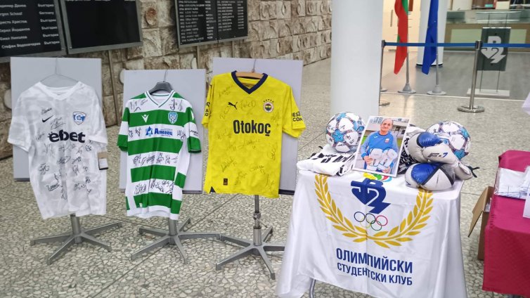 ТУ–Варна откри благотворителен Коледен базар в подкрепа на незрящ студент