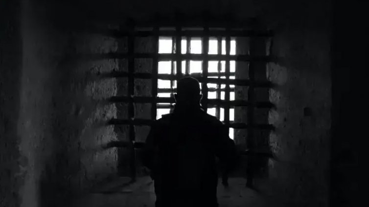 Година затвор за варненски насилник, пребивал майка си и баба си за пари