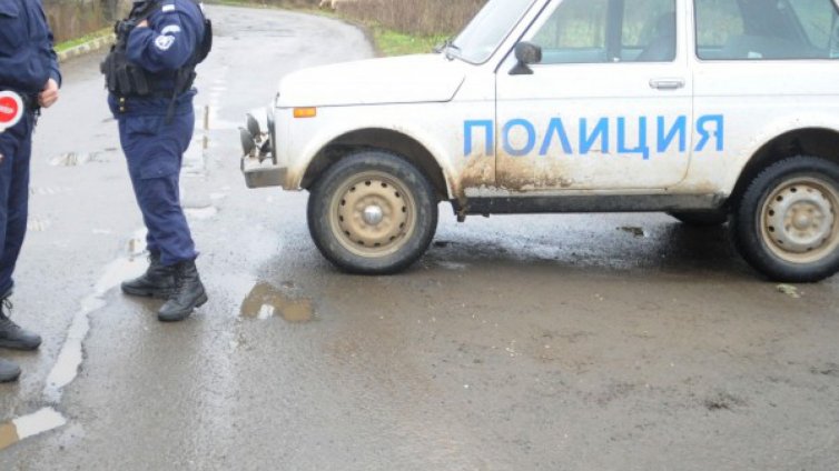 Шофьорка вкара инвалид в болницата