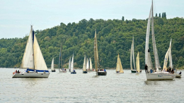 Над 30 яхти се включват в  регатата Varna Channel Cup