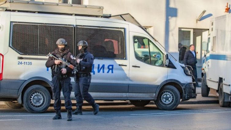 Полицаи блокираха Хасково след стрелба по местен бизнесмен