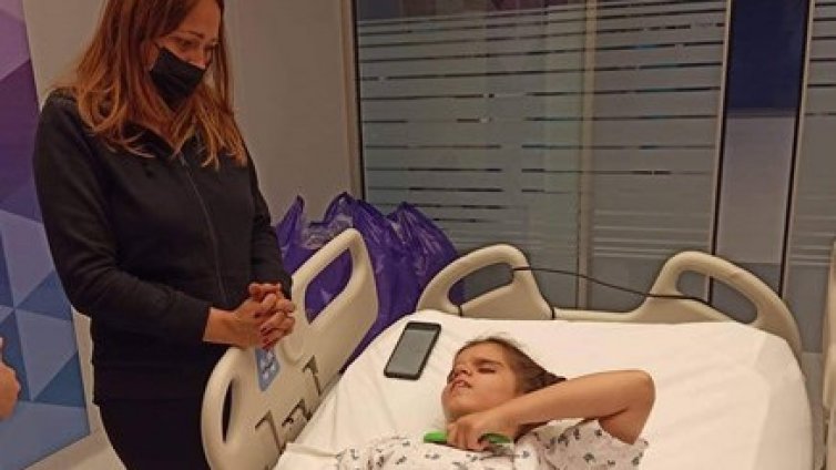 Спешно: Зара е само на 10 г., болна е! Майка й я гледа, но са нужни пари