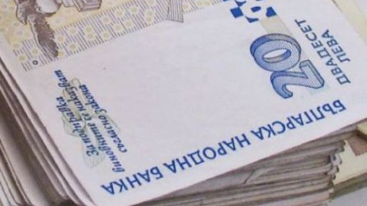 33-годишна задигна пари от джоба на германец