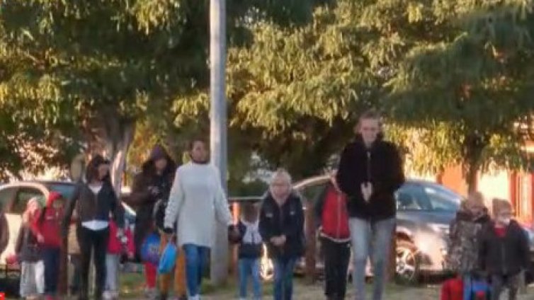 Деца учат при 13 градуса температура във Франция