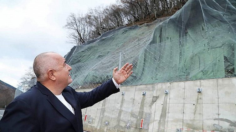 Проверяват проектите за укрепване на свлачища и срутища по пътищата у нас