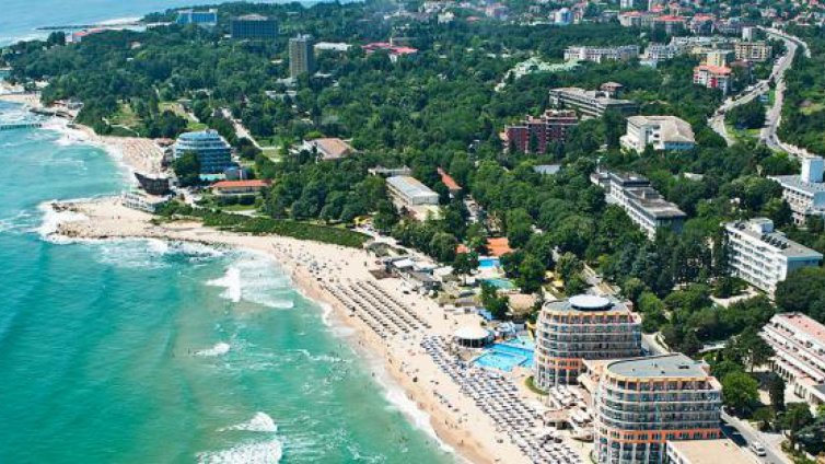 Празнична програма в курорта "Св. Св. Константин и Елена"