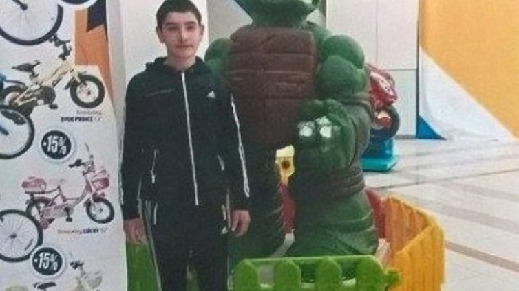 16-годишен сирак се нуждае от помощ