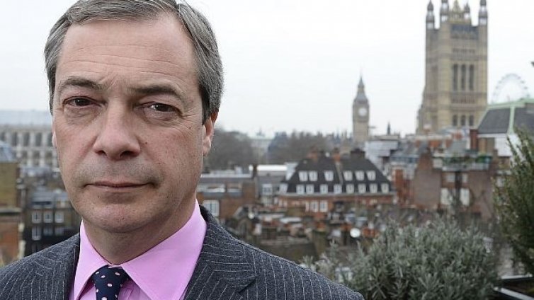 Фараж се връща в политиката, ако Brexit не се състои