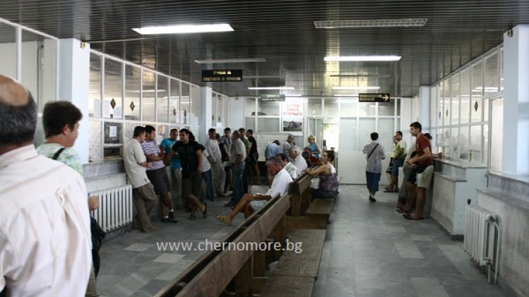 Част от гишетата на КАТ няма да работят следобед