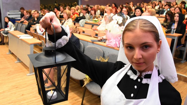 В Медицинския университет честваха професионалния празник на медицинските сестри