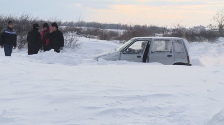 Във Варненско спасиха от закъсали автомобили 91 души и 6 кучета