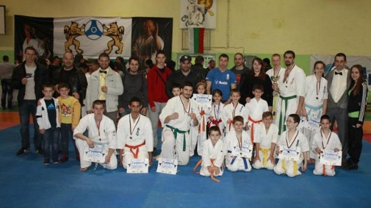 Варненските бойци обраха отличията в „Купа Ояма”