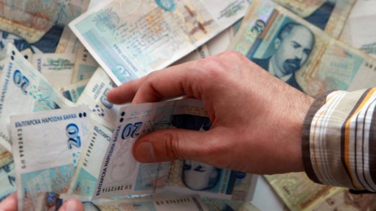 От днес плащат пенсиите и великденските добавки