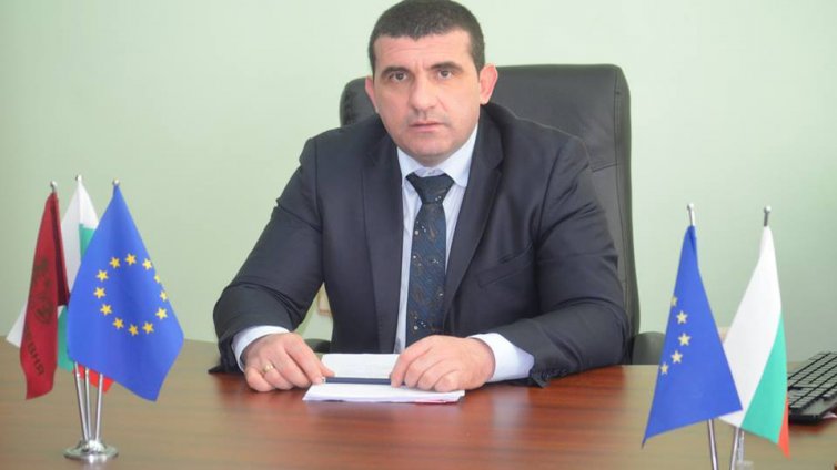 Общински доброволчески отряд помага в Девня