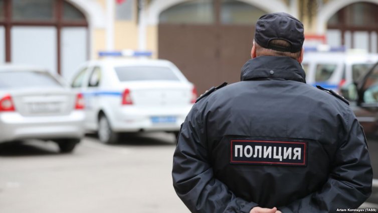 Обраха майката на Евгения Банева пред дома й