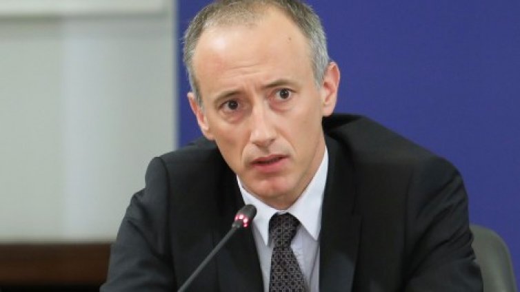 Вълчев: 15 начални училища преминават онлайн