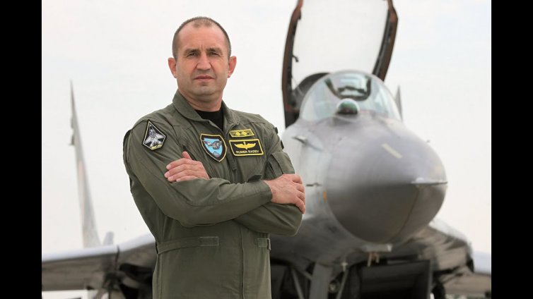 До кога ще го търпим? Петиция в нета иска импийчмънт на президента