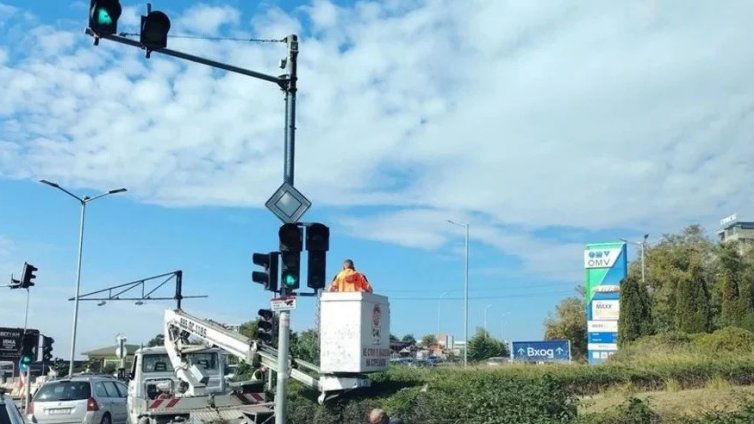 Пускат дясна секция на възлово кръстовище във Варна