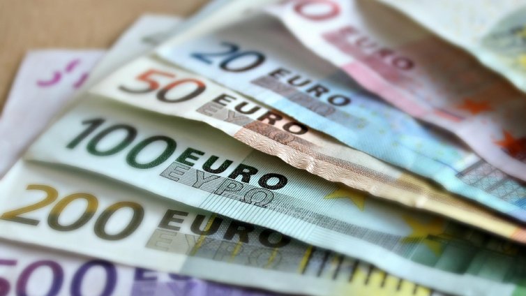 Родните гастарбайтери са изпратили у нас рекордните 1,32 млрд. евро за година