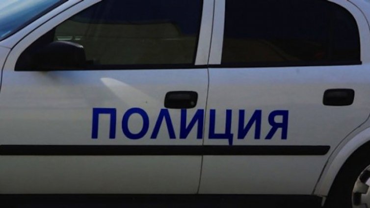10-годишен обра две коли