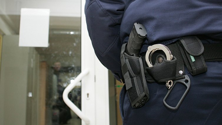 Задържаха 7 души от ДАИ - Варна при спецакция
