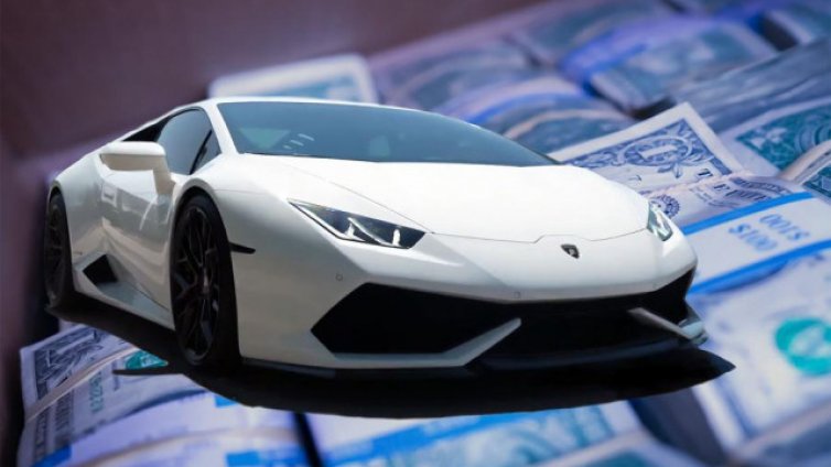 Блогър си купи старо Lamborghini с банкноти от по $1. Цели 220 хил. парчета!?
