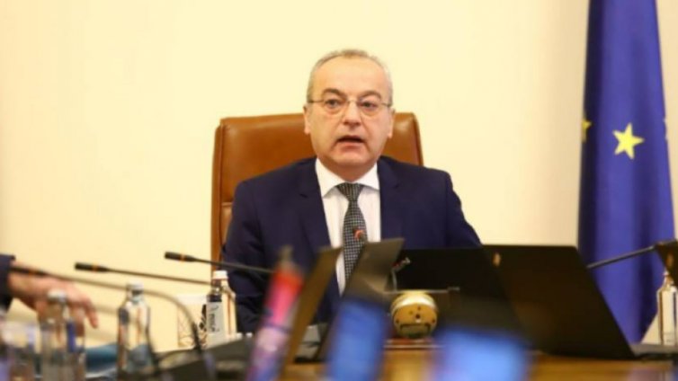 Налагаме временна забрана за внос на храни от Украйна