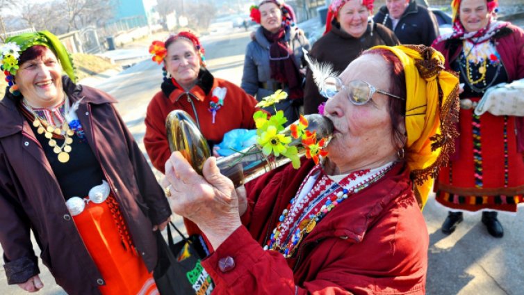 21 януари: Ден на родилната помощ
