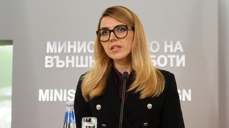 Министър Петрова ще посрещне във Варна френския министър за Европа и външните работи Жан-Ноел Баро