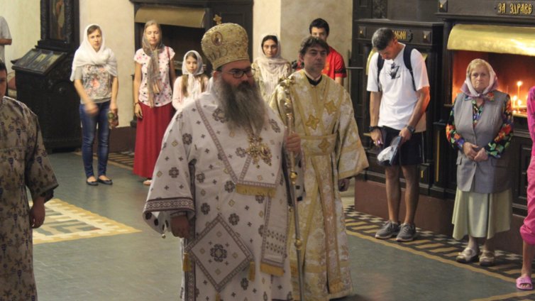 130 г. от първото богослужение във варненската катедрала