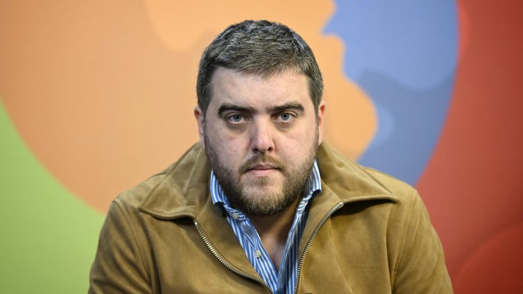 Таванът на осигуровките: Чистачката дава по-голям процент от заплата, отколкото мениджър с 10 хил