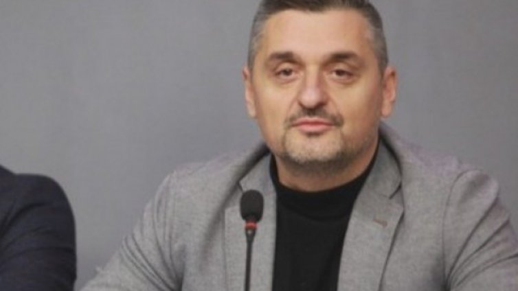 Кирил Добрев със заявка за лидерския пост в БСП