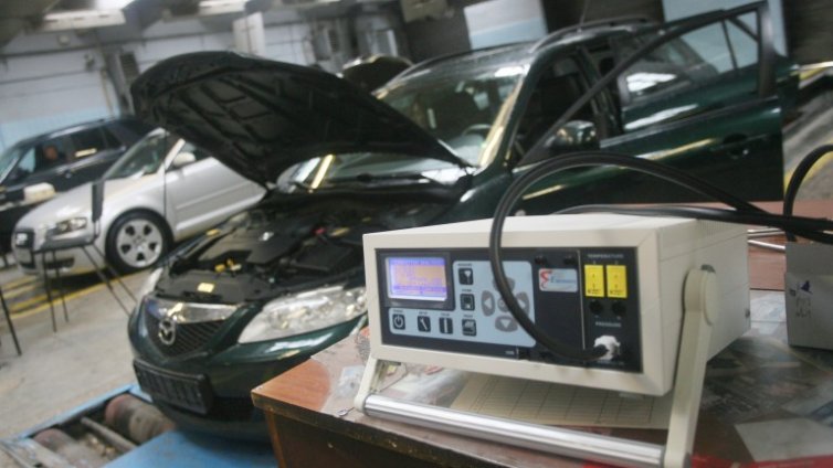 Екостикери с чип лепят по колите ни. Влизат до 12-ти юли. Кой ще ги издава?