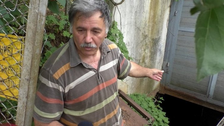 Бедствено положение... след печка, пералня, покъщнина в дълбоката дупка