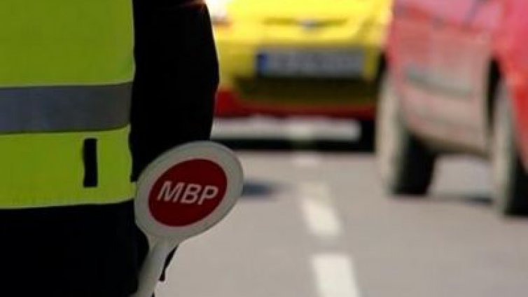 Пиян шофьор катастрофира и рани две деца