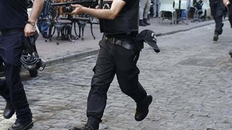 Въоръжен държи заложници в германския град Дуисбург