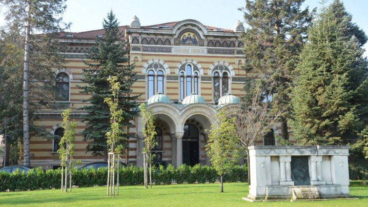 Светият синод избира кандидатите за патриарх