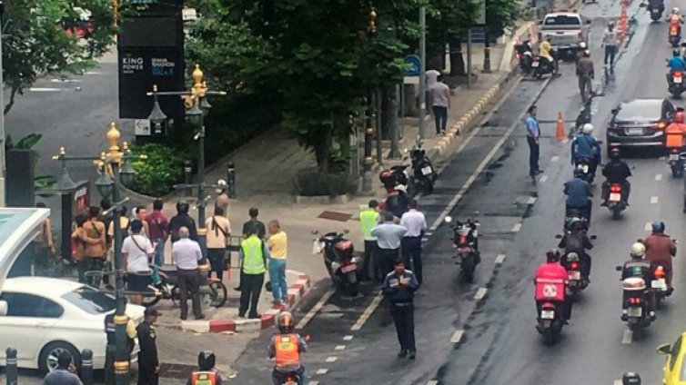 Двама души са ранени след слаби експлозии в Банкок