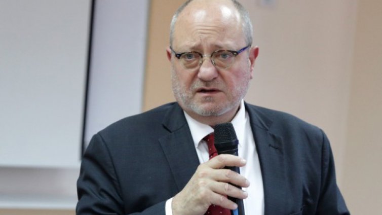 Танев не вярва на революции в образованието