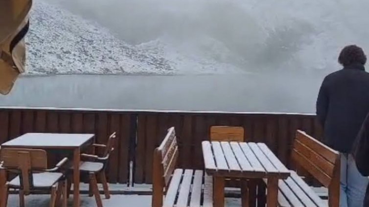 Заваля сняг в Румъния, България да се готви за слани