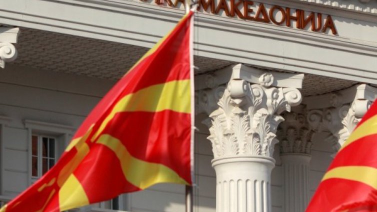 ЕС отложи старта на преговорите с Тирана и Скопие за октомври  